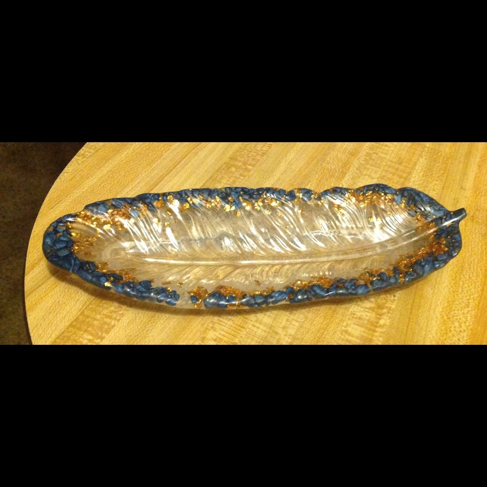 Dresser tray